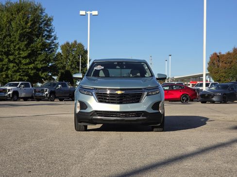 Used 2022 Chevrolet Equinox LT image 2
