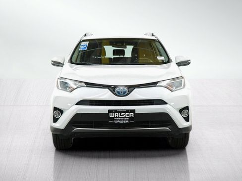 Used 2017 Toyota RAV4 XLE w/ Carpet Mat Package AWD/4WD image 8