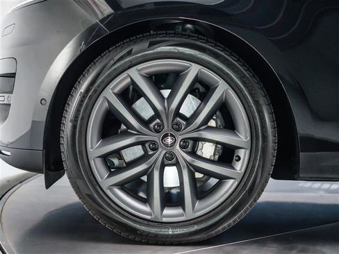 New 2025 Land Rover Range Rover Sport SE image 12