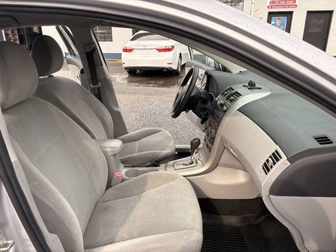 Used 2011 Toyota Corolla LE FWD image 27