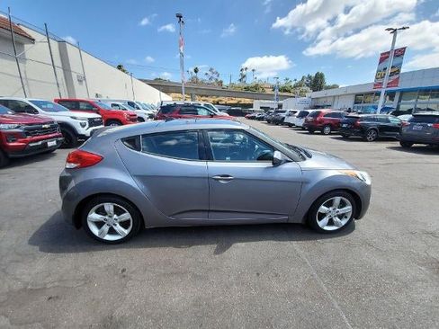 Used 2014 Hyundai Veloster w/ Style Package 02 FWD image 9