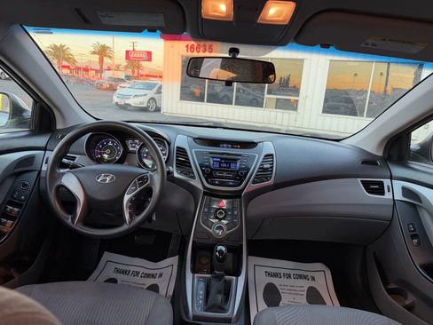Used 2015 Hyundai Elantra SE image 10