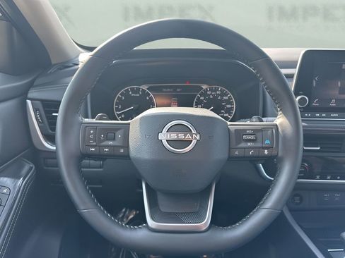 Used 2025 Nissan Rogue SV image 13