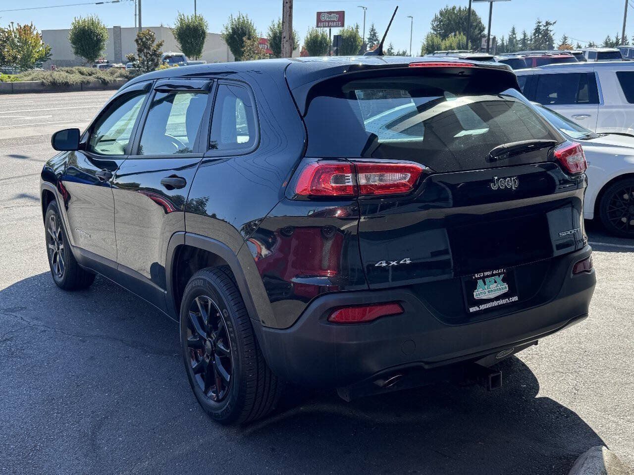 Used 2015 Jeep Cherokee Sport AWD/4WD image 4