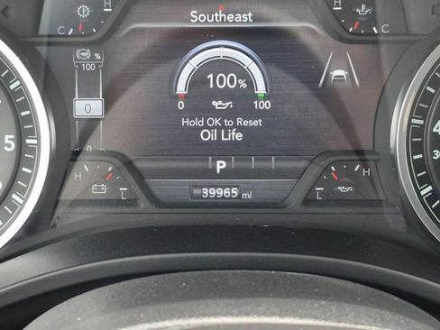 Used 2025 RAM 1500 Laramie AWD/4WD image 36