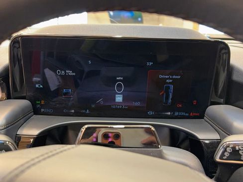 Used 2025 Lincoln Aviator AWD image 25