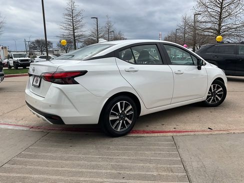 Used 2025 Nissan Versa SV image 6