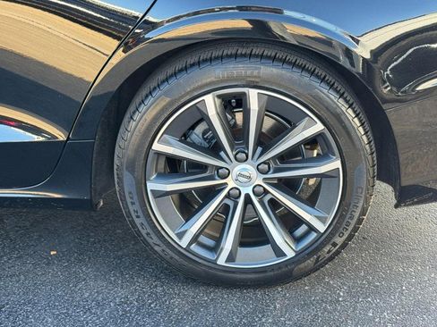 Certified 2022 Volvo S60 B5 Momentum image 8