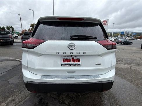 New 2026 Nissan Rogue SV image 5