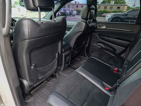 Used 2017 Jeep Grand Cherokee Altitude AWD/4WD image 26