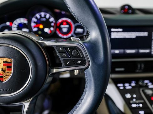 Certified 2023 Porsche Cayenne Platinum Edition image 15