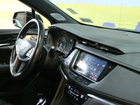 Used 2022 Cadillac XT5 Premium Luxury AWD/4WD image 12