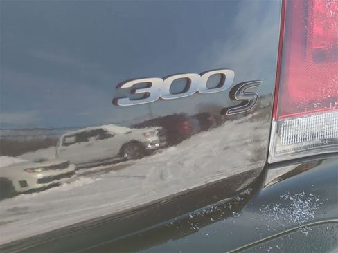 Used 2016 Chrysler 300 S w/ 300S Premium Group image 13