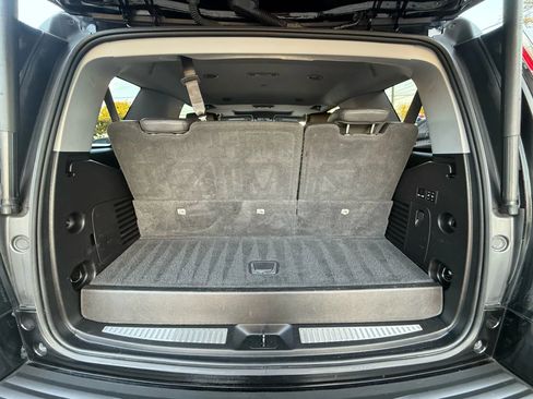Used 2018 Cadillac Escalade Luxury RWD image 18