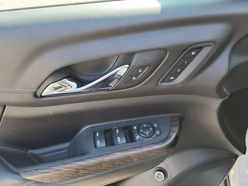 Used 2023 GMC Acadia Denali w/ Denali Ultimate Package image 15