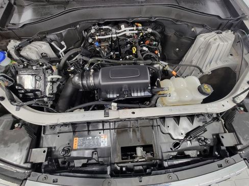 Used 2023 Ford Explorer XLT w/ Equipment Group 202A image 17