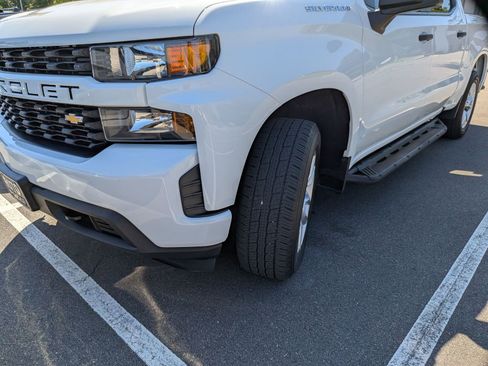 Used 2022 Chevrolet Silverado 1500 Custom AWD/4WD image 8
