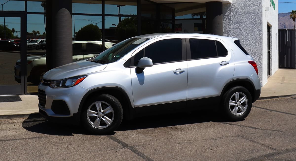 Used 2020 Chevrolet Trax LS w/ Tint and Cruise Package FWD image 4