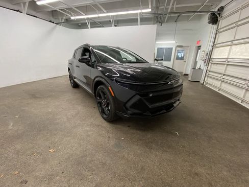 Used 2024 Chevrolet Equinox EV RS image 8