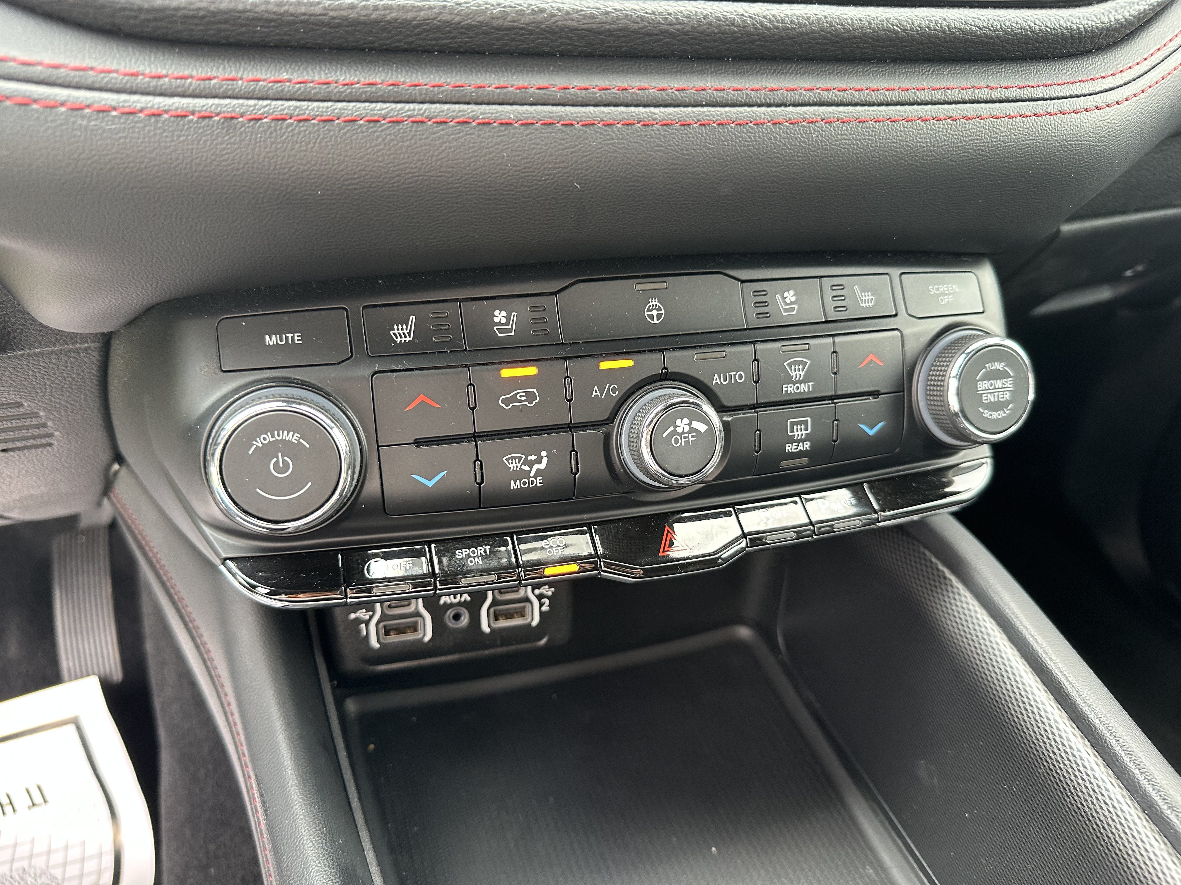 Used 2024 Dodge Durango GT AWD/4WD image 17