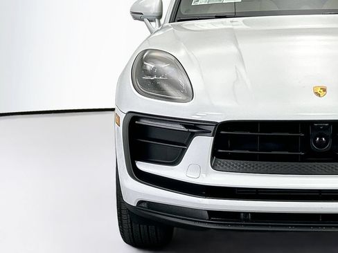 Used 2026 Porsche Macan AWD/4WD image 12