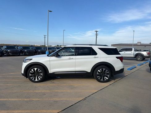 New 2026 Ford Explorer Platinum w/ LUX Leather Package AWD/4WD image 4