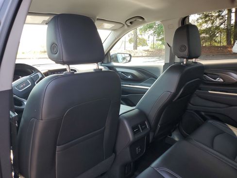 Used 2024 GMC Terrain SLT image 11