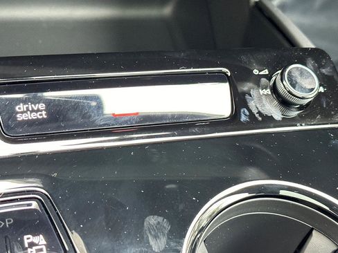 New 2025 Audi Q6 e-tron Premium Plus image 20