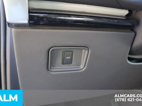 Used 2023 Land Rover Range Rover Autobiography image 11