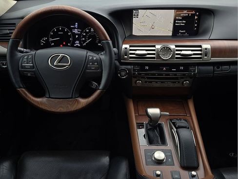 Used 2016 Lexus LS 460 AWD w/ Comfort Package image 10