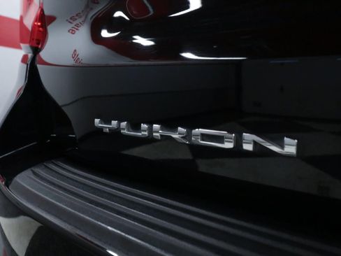 Used 2022 GMC Yukon AT4 image 28