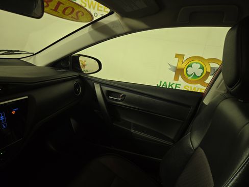 Used 2018 Toyota Corolla L image 23