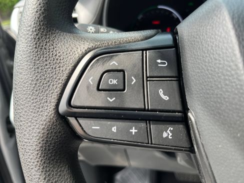 Used 2025 Toyota Sienna LE w/ LE Plus Package AWD/4WD image 20