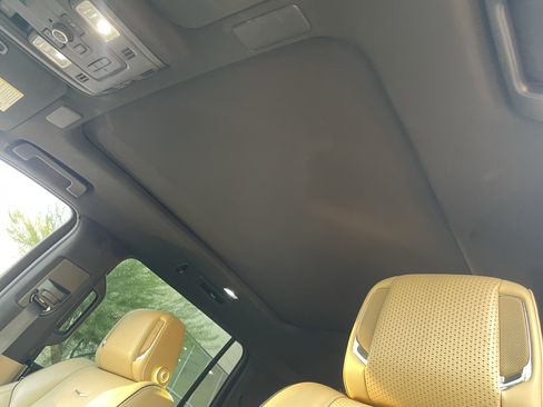 Used 2023 Cadillac Escalade ESV Premium Luxury image 16