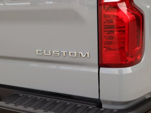 Used 2024 Chevrolet Silverado 1500 Custom Trail Boss AWD/4WD image 31