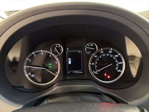 Used 2023 Lexus GX 460 Premium w/ Premium Plus Package image 15