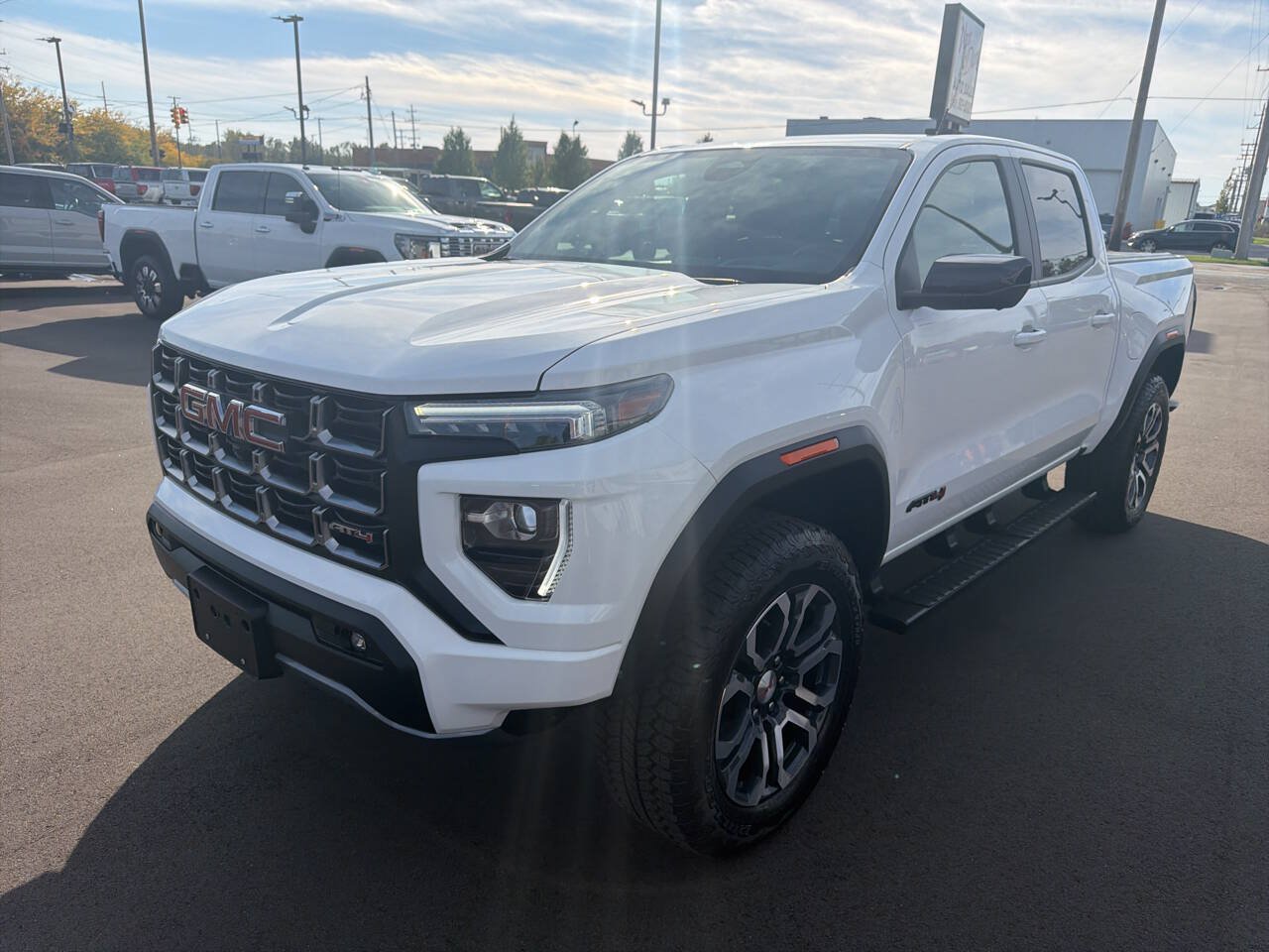 Used 2024 GMC Canyon AT4 w/ AT4 Premium Package AWD/4WD image 5