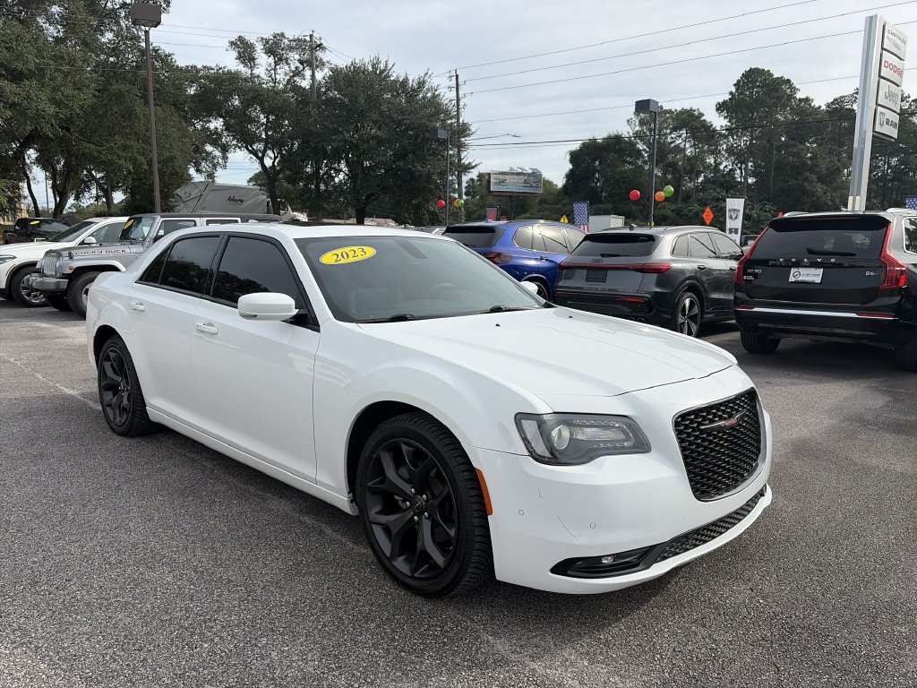 Used 2023 Chrysler 300 S RWD image 8