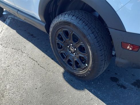 Used 2025 Ford Bronco Sport Badlands image 10