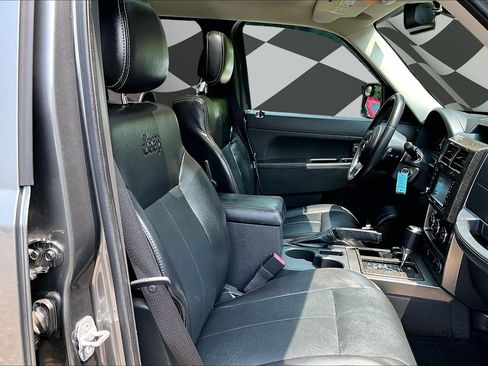 Used 2012 Jeep Liberty Limited Jet w/ Comfort/Convenience Group AWD/4WD image 7