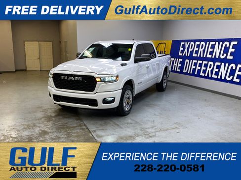 Used 2025 RAM 1500 Big Horn AWD/4WD image 4