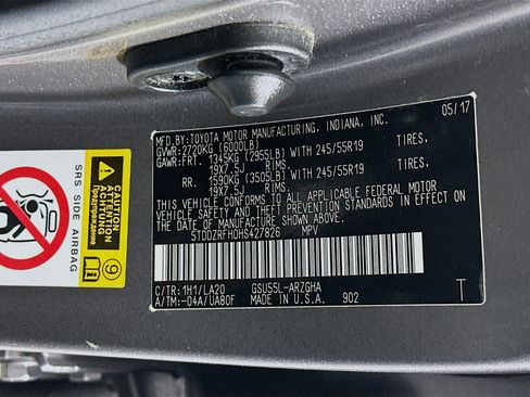 Used 2017 Toyota Highlander Limited image 12