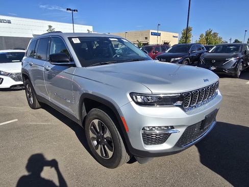 Used 2023 Jeep Grand Cherokee 4WD 4xe image 17