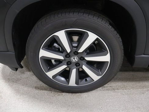 New 2025 Honda Pilot Touring image 8