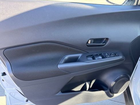 Used 2025 Nissan Kicks Play S image 17