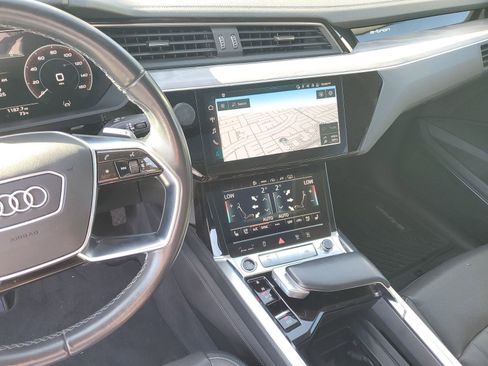 Used 2024 Audi Q8 e-tron Premium Plus image 24