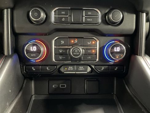 Used 2021 Chevrolet Tahoe RST w/ Luxury Package AWD/4WD image 19