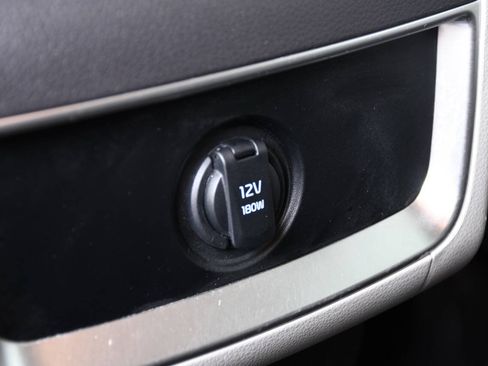 Used 2024 Kia Carnival LX FWD image 25