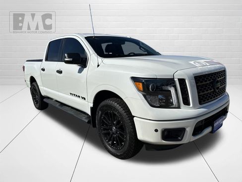 Used 2018 Nissan Titan SL w/ Midnight Edition AWD/4WD image 2