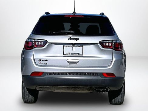 Used 2022 Jeep Compass Latitude AWD/4WD image 6